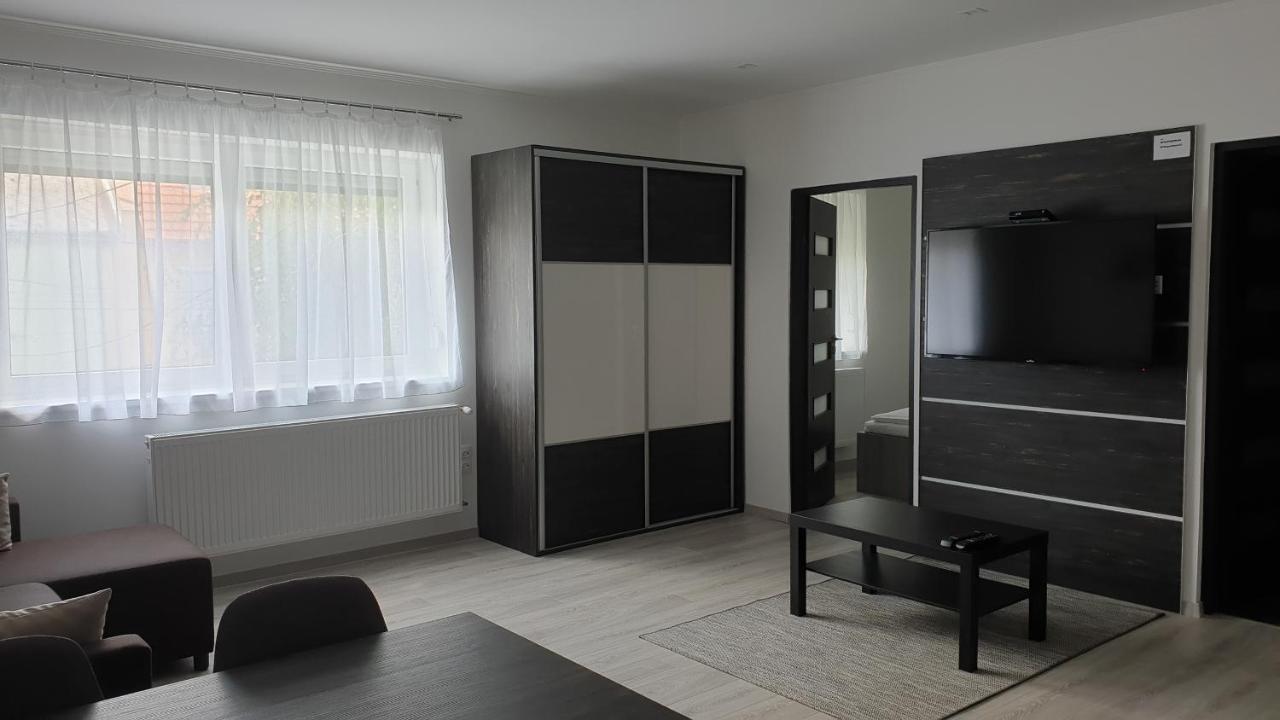 Bfg Apartman Apartment Eger Luaran gambar