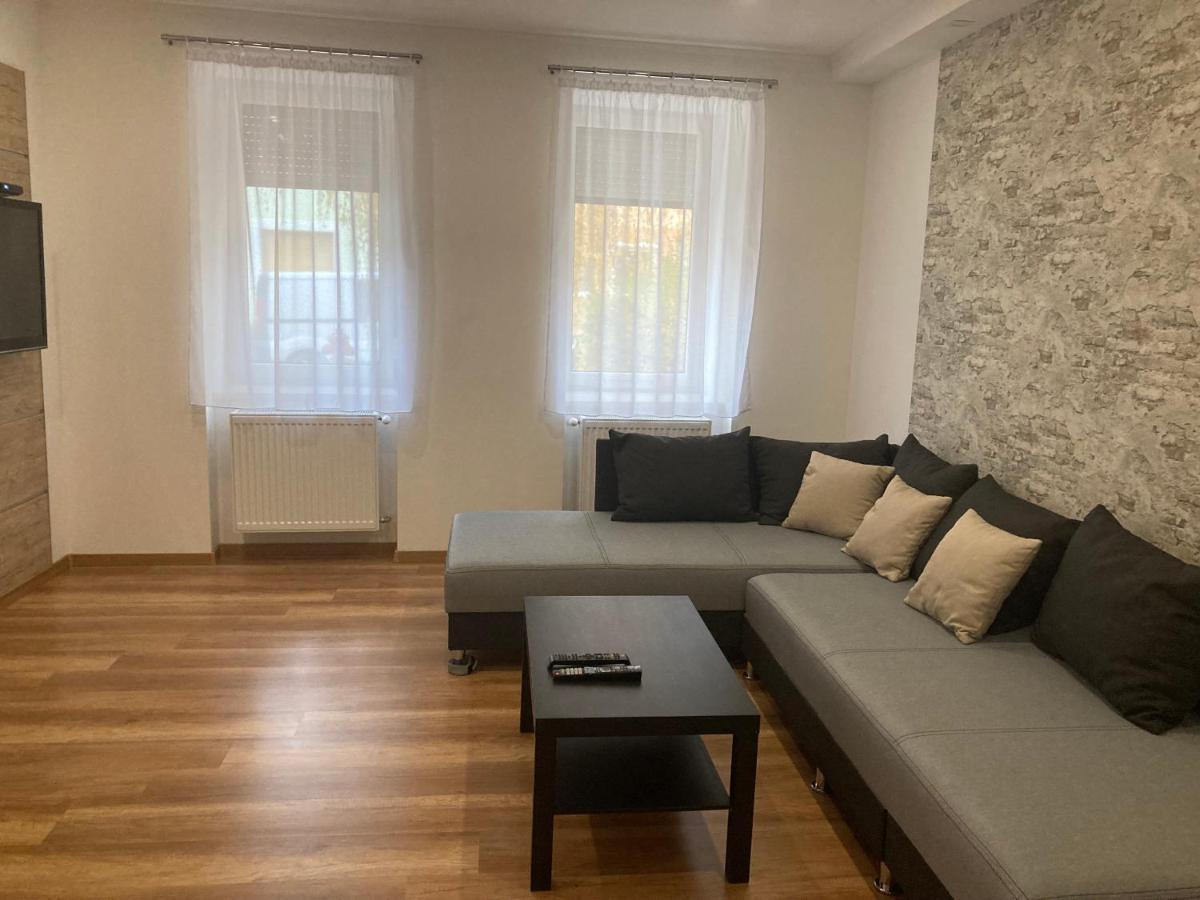 Bfg Apartman Apartment Eger Luaran gambar